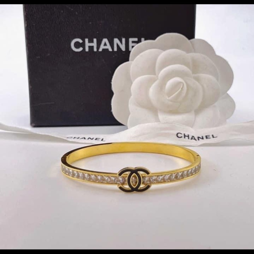 Bracelets - Picture 7 of 10